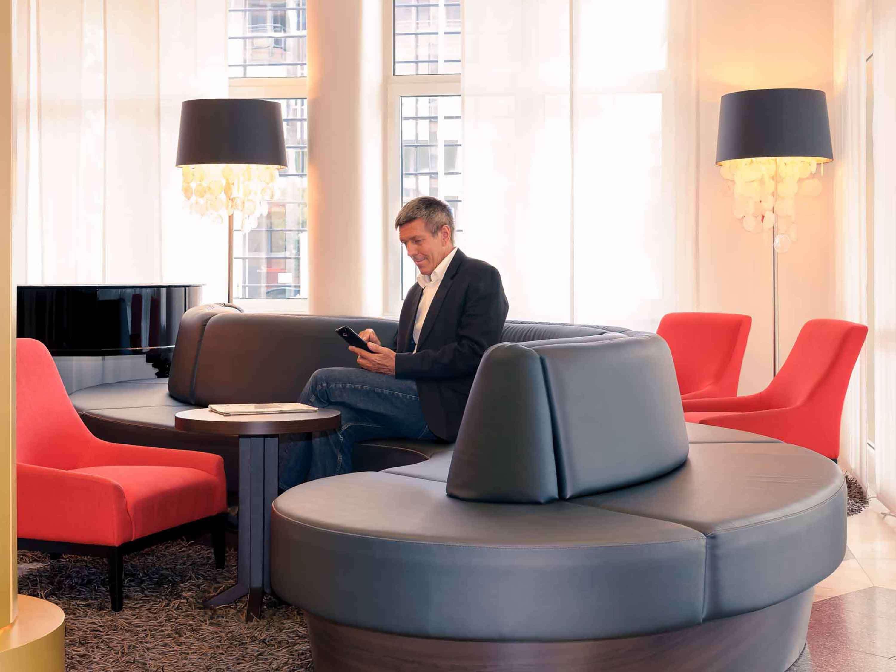 Mercure Residenz Frankfurt Messe Франкфурт на Майн Екстериор снимка
